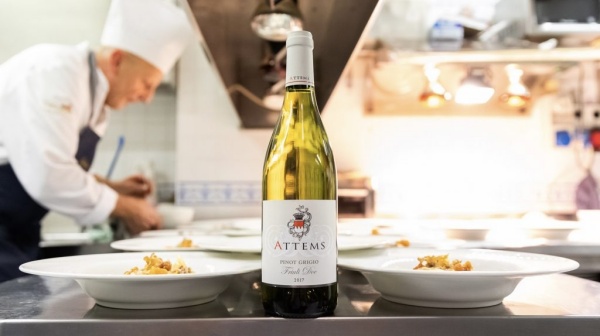 ruou-vang-attems-pinot-grigio5