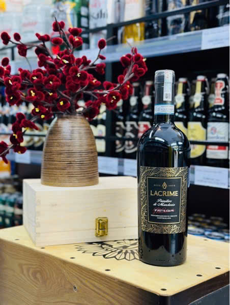 Chai rượu vang Ý Lacrime Primitivo di Manduria nồng độ 14%